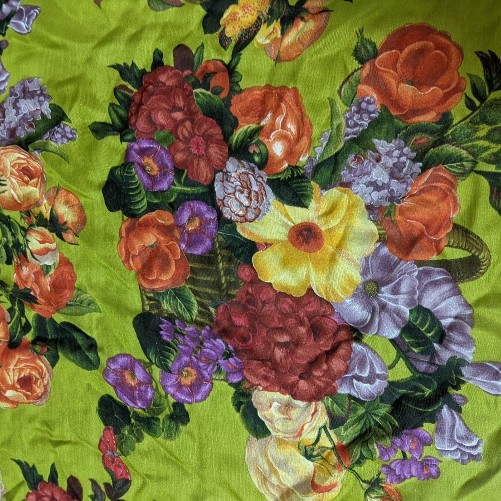 Scarf flower theme green new 54"x54"